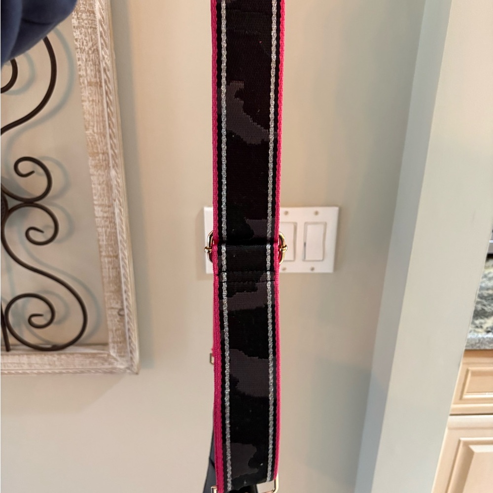 Stylish Gray Leather Crossbody Bag - Picture 2 of 5